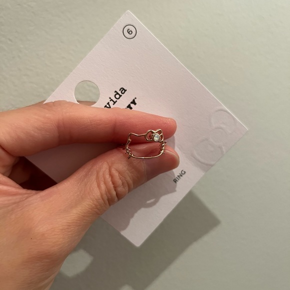 Pura Vida Hello Kitty size 6 rose gold ring with opal stone - Picture 4 of 7